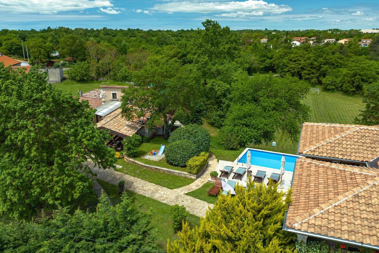 Vila Casa Karnevali Žminj Exteriér fotografie